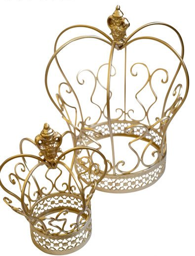 GOLD METAL CROWN